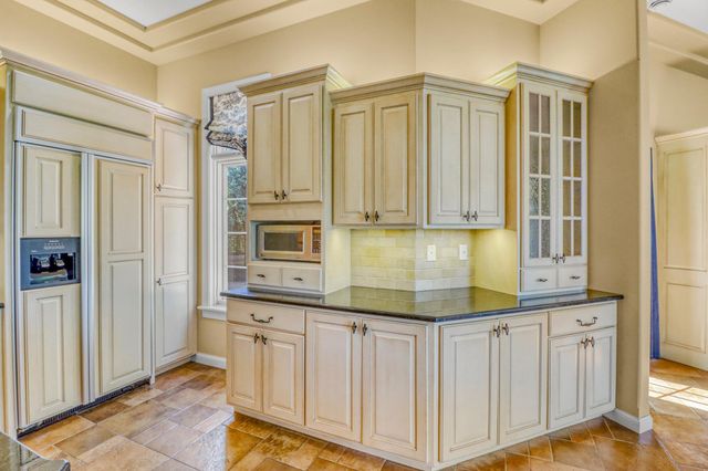 3706 Pebble Hills Dr, Fergus Falls, MN 56537