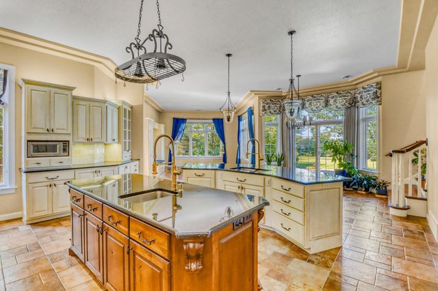 3706 Pebble Hills Dr, Fergus Falls, MN 56537