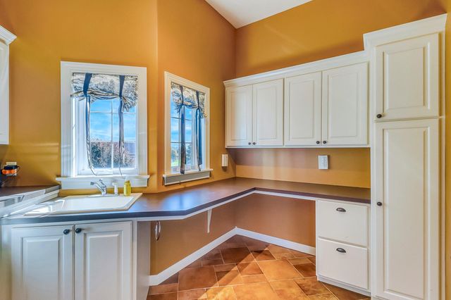 3706 Pebble Hills Dr, Fergus Falls, MN 56537