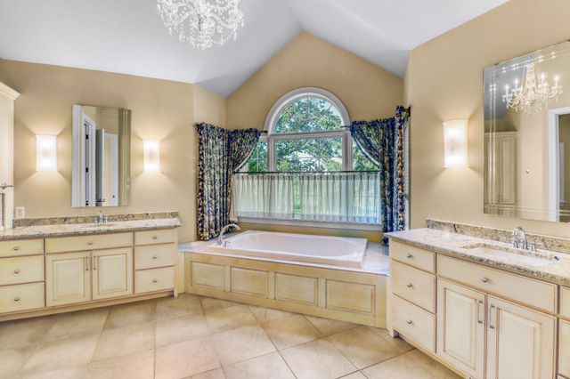 3706 Pebble Hills Dr, Fergus Falls, MN 56537