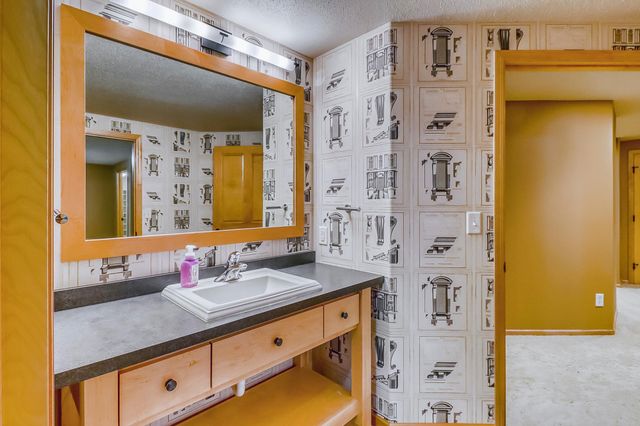 3706 Pebble Hills Dr, Fergus Falls, MN 56537