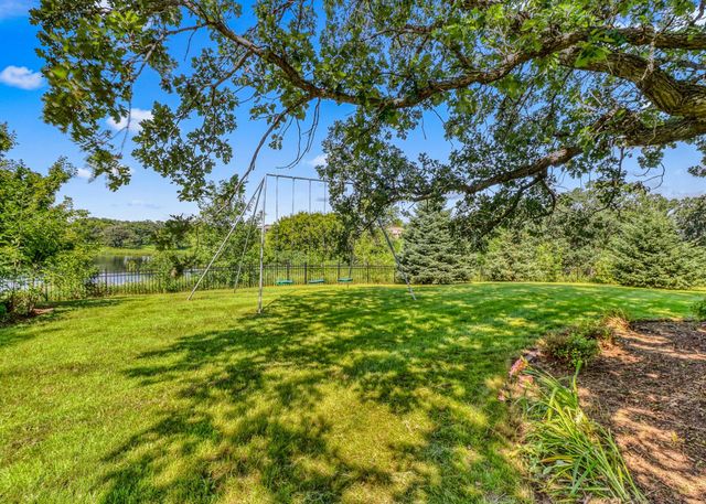 3706 Pebble Hills Dr, Fergus Falls, MN 56537