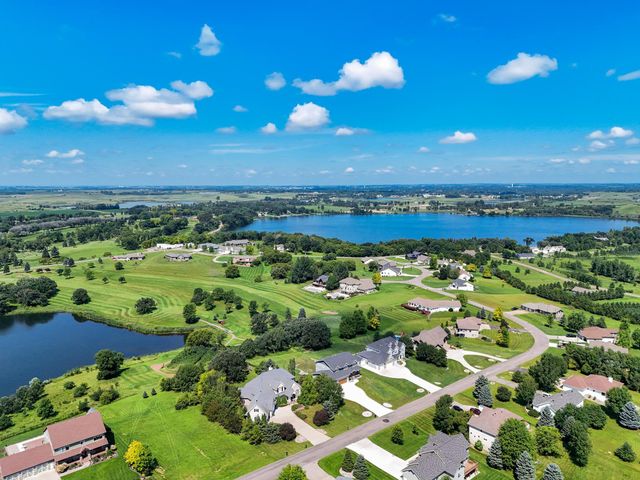 3706 Pebble Hills Dr, Fergus Falls, MN 56537