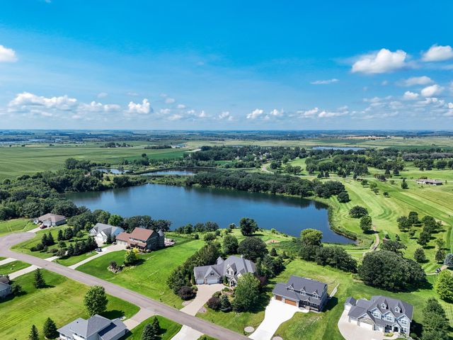 3706 Pebble Hills Dr, Fergus Falls, MN 56537