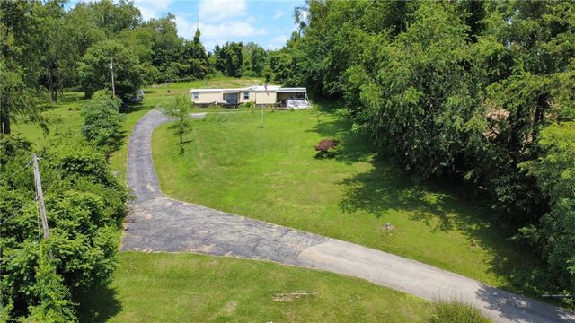 1238 Pinewood Rd, Irwin, PA 15642