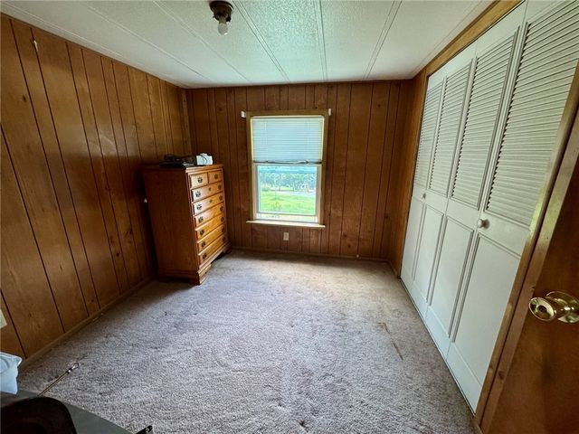 1238 Pinewood Rd, Irwin, PA 15642