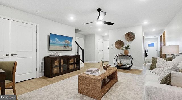 1252 CRESTED WOOD DR, Laurel, MD 20724