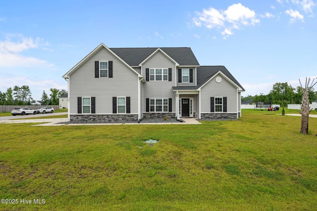 4001 Sharpnose Street, New Bern, NC 28562