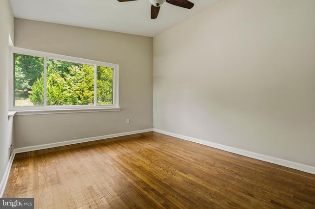 5036 EASTERN AVE NE, Washington, DC 20017