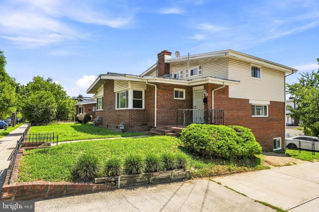 5036 EASTERN AVE NE, Washington, DC 20017
