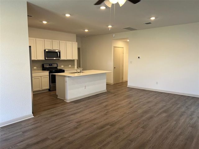 309 Mulberry Creek LN, Hutto, TX 78634