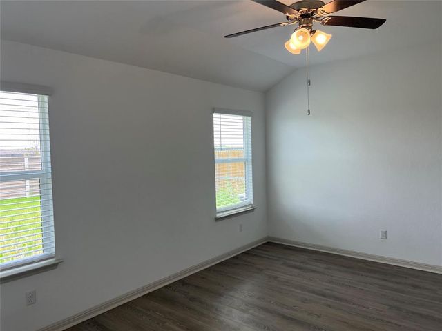 309 Mulberry Creek LN, Hutto, TX 78634