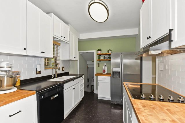 130 S James STREET, Waukesha, WI 53186