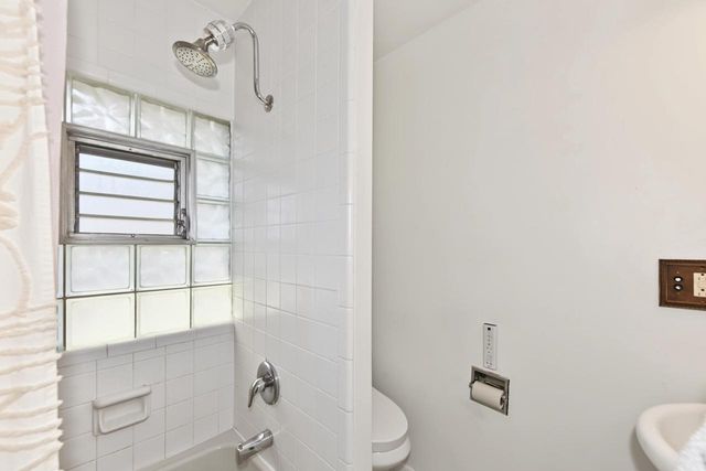 130 S James STREET, Waukesha, WI 53186