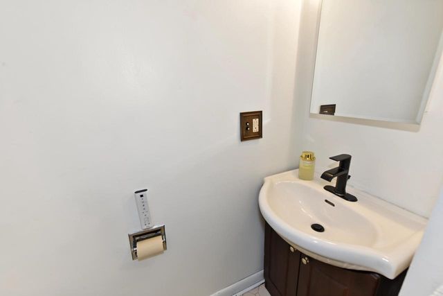 130 S James STREET, Waukesha, WI 53186