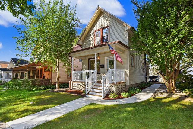 130 S James STREET, Waukesha, WI 53186