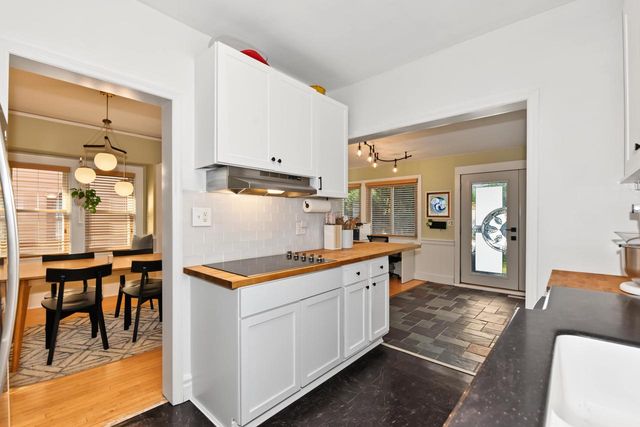 130 S James STREET, Waukesha, WI 53186