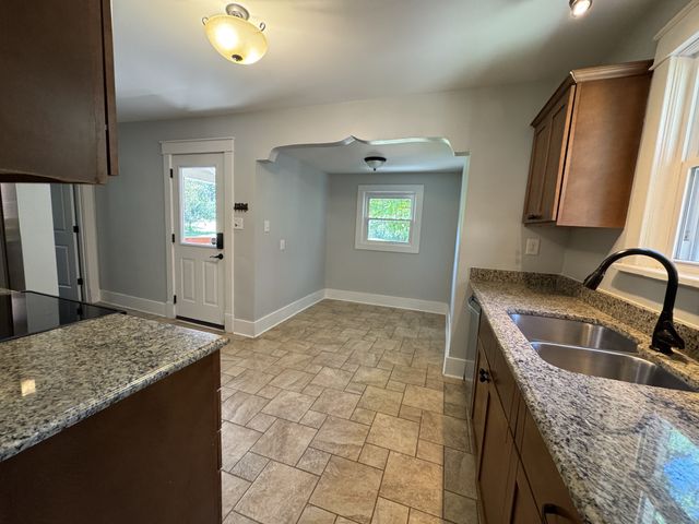 1300 Greenwood Ave, Nashville, TN 37206
