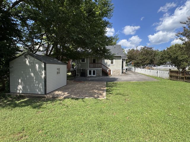 1300 Greenwood Ave, Nashville, TN 37206
