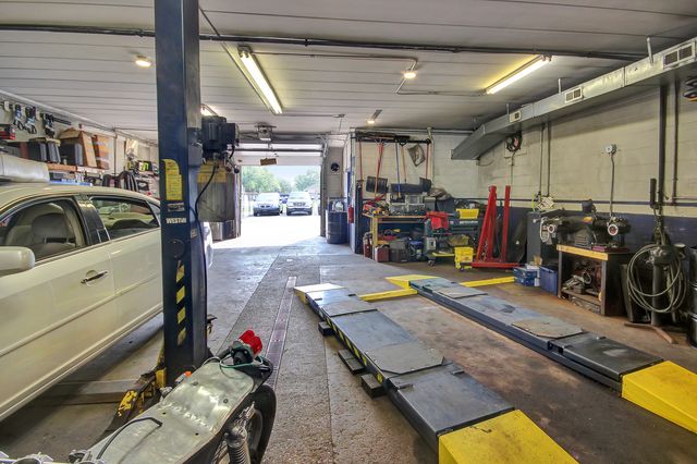 635 Burnham Avenue, Calumet City, IL 60409