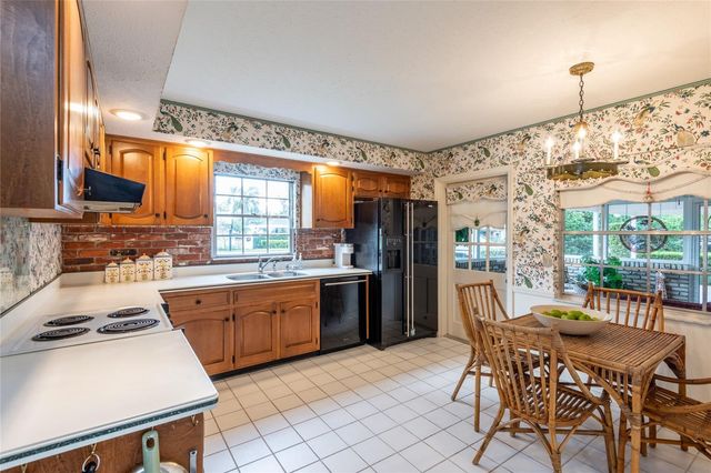 10114 HAMPTON PLACE, Tampa, FL 33618