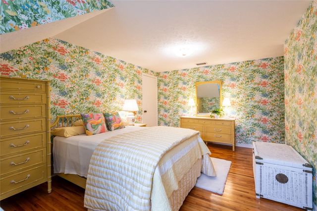 10114 HAMPTON PLACE, Tampa, FL 33618