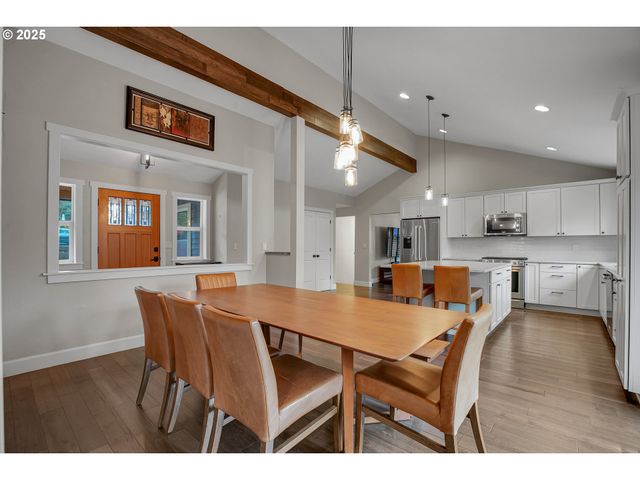 3615 Sw HUBER St, Portland, OR 97219