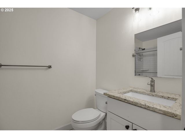 3615 Sw HUBER St, Portland, OR 97219