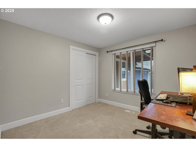 3615 Sw HUBER St, Portland, OR 97219