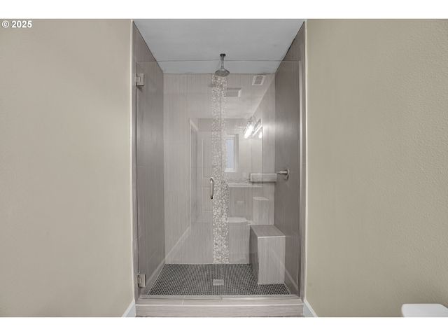 3615 Sw HUBER St, Portland, OR 97219