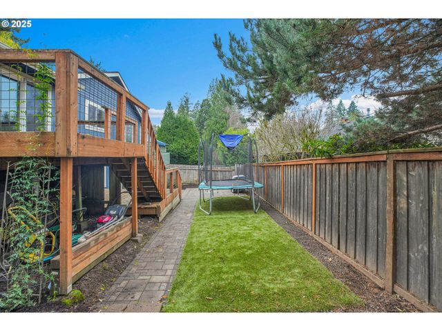 3615 Sw HUBER St, Portland, OR 97219
