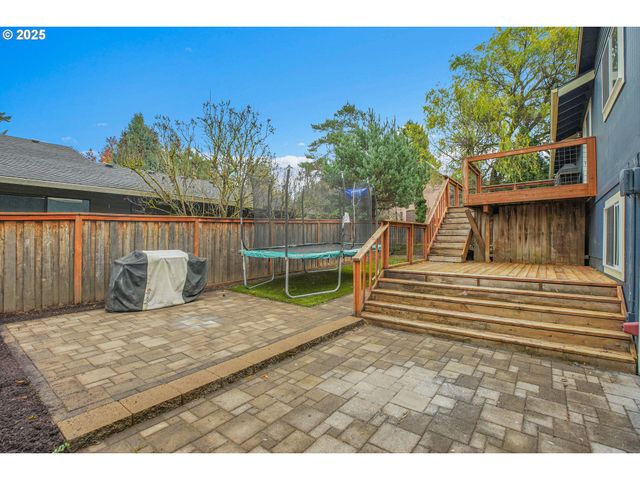 3615 Sw HUBER St, Portland, OR 97219