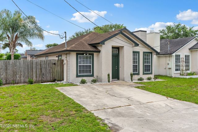 92 W 13TH Street, Atlantic Beach, FL 32233