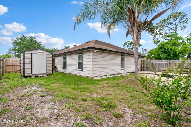 92 W 13TH Street, Atlantic Beach, FL 32233