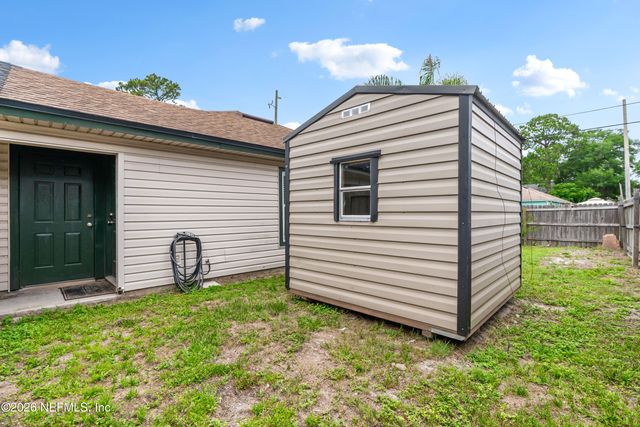 92 W 13TH Street, Atlantic Beach, FL 32233