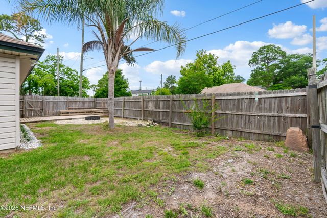 92 W 13TH Street, Atlantic Beach, FL 32233