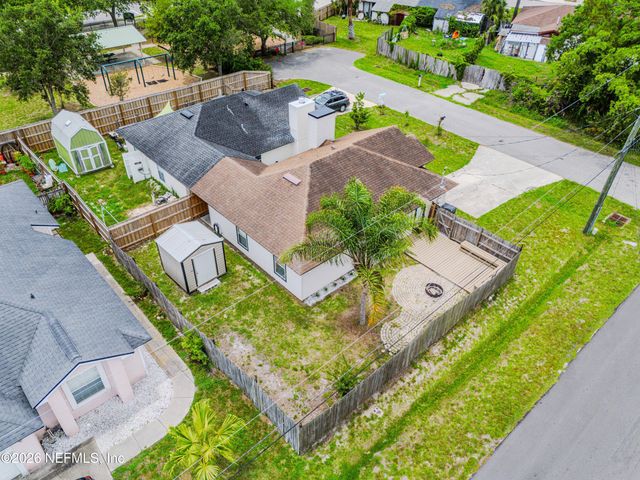 92 W 13TH Street, Atlantic Beach, FL 32233