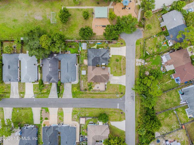 92 W 13TH Street, Atlantic Beach, FL 32233