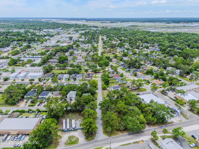92 W 13TH Street, Atlantic Beach, FL 32233