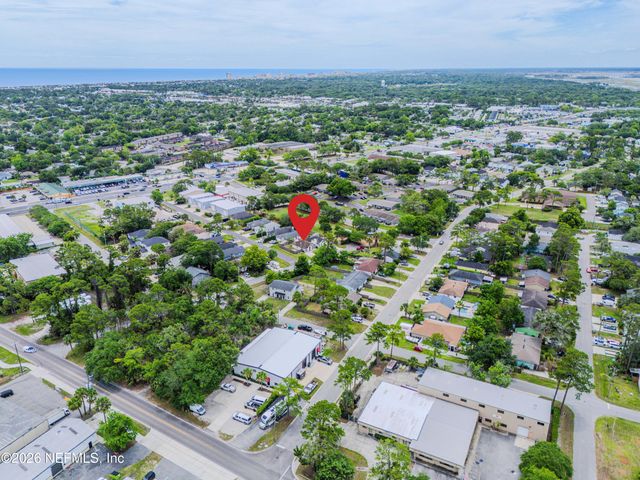 92 W 13TH Street, Atlantic Beach, FL 32233