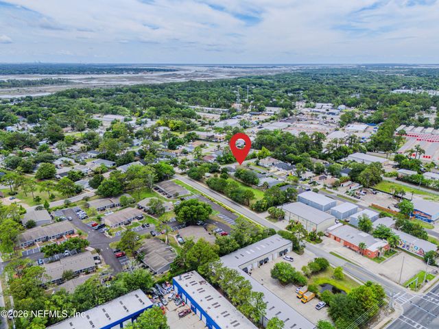 92 W 13TH Street, Atlantic Beach, FL 32233