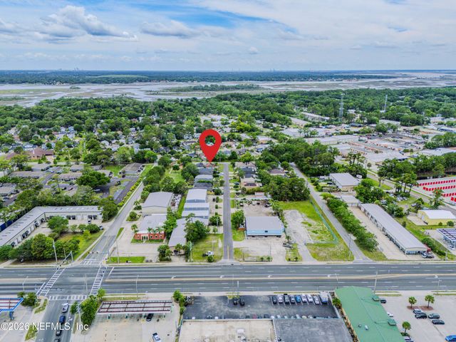 92 W 13TH Street, Atlantic Beach, FL 32233