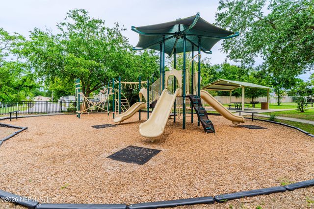 92 W 13TH Street, Atlantic Beach, FL 32233