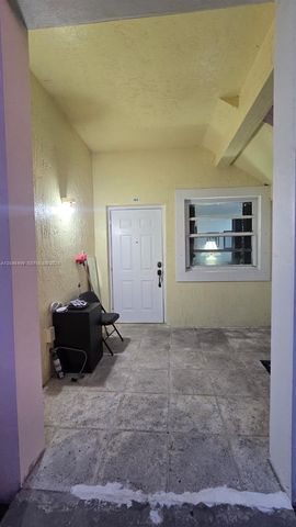 2720 NE 3rd Drive 102, Homestead, FL 33033