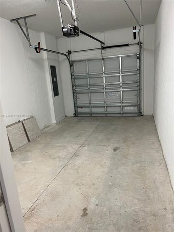 6121 Rancho Ln, Green Acres, FL 33415