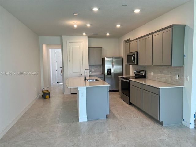 6121 Rancho Ln, Green Acres, FL 33415