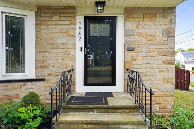 3862 Silsby Road, University Heights, OH 44118