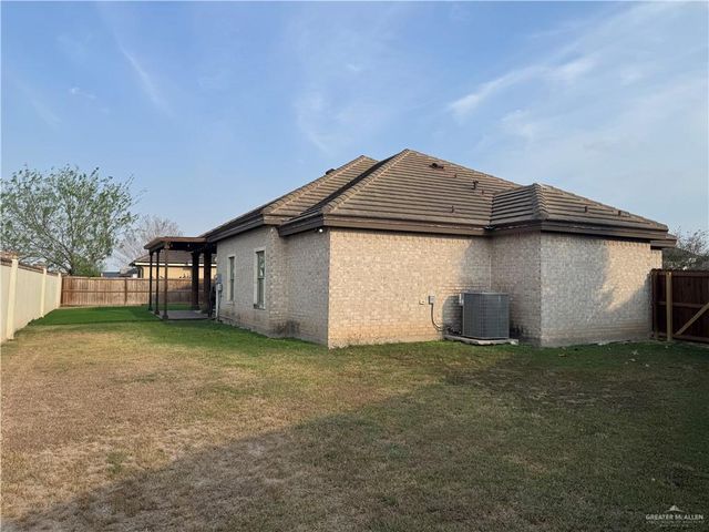 1602 Tierra Encantada, Weslaco, TX 78596