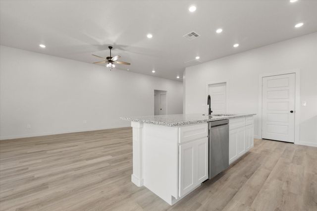 12005 Kewanee Avenue, Lubbock, TX 79424