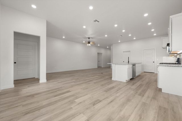 12005 Kewanee Avenue, Lubbock, TX 79424
